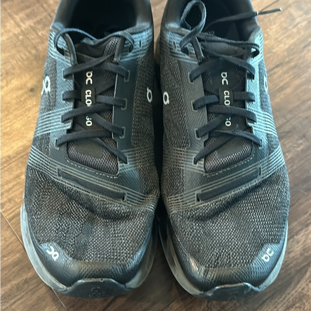 On Running Black Athletic Shoes with Mesh Upper